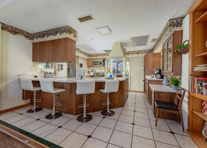 Apartment Smart Solution - Individual Private Bed-pods In Gorgeous Shared Space - Women Only Dorm In 5 - Coed House - Full-sized Mattresses In Individual Pods - With Built-in Private Storage - Gorgeous Shared - Affordable Luxury - Sparrow House *